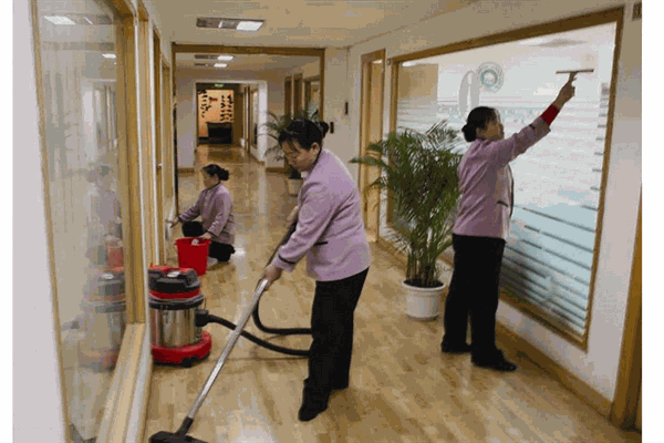 萬家家政 專業服務，讓家更溫暖